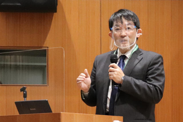 基調講演の様子 整形外科学講座 坂井教授
