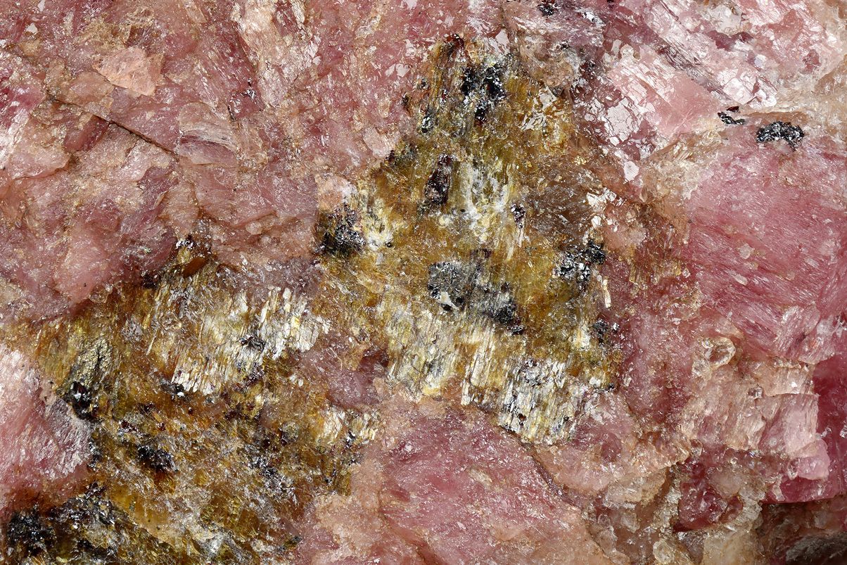 新鉱物を発見：「堀石 (Horiite)」と命名